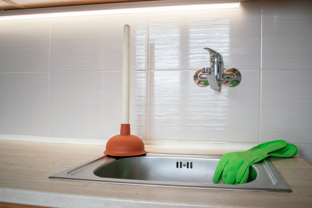 5 Signs You Have a Main Line Clog (And Why Harlem Homeowners Shouldn’t Wait)